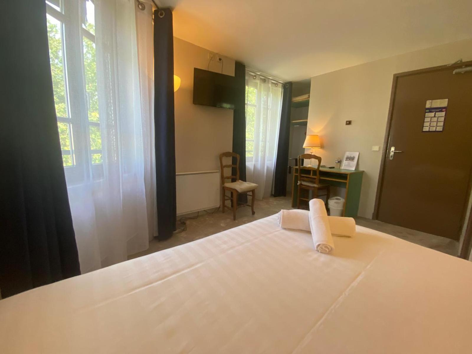 Hotel Paris Vesinet- Logis Hotel Restaurant Le Vésinet Buitenkant foto