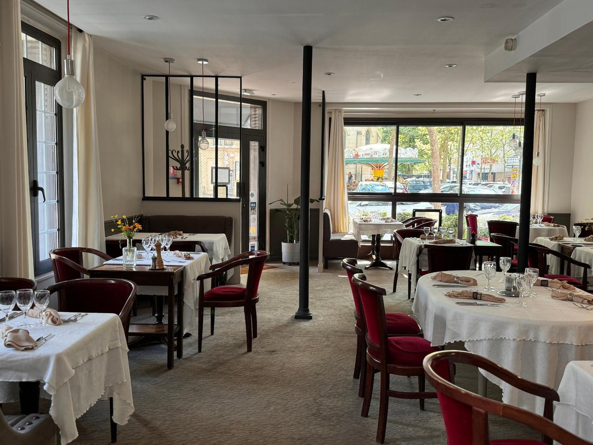 Hotel Paris Vesinet- Logis Hotel Restaurant Le Vésinet Buitenkant foto