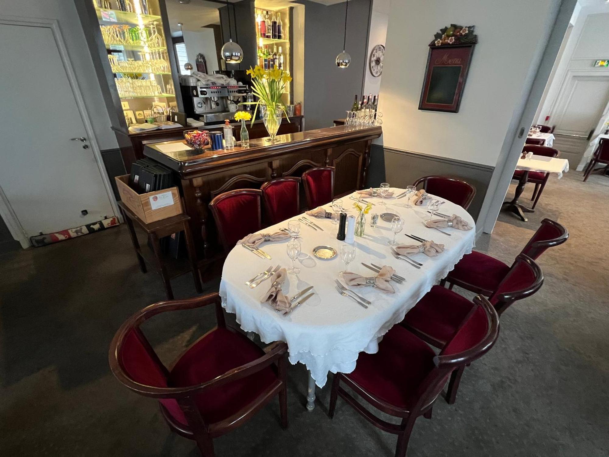 Hotel Paris Vesinet- Logis Hotel Restaurant Le Vésinet Buitenkant foto